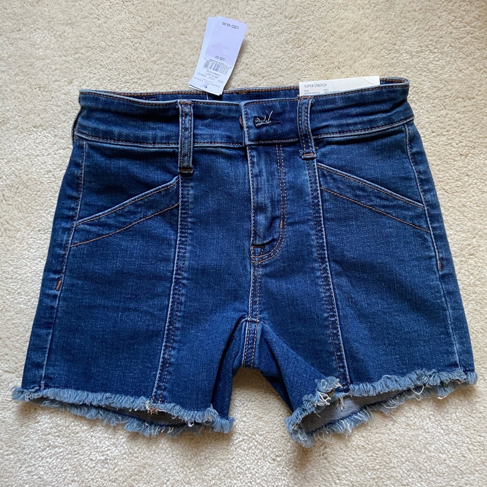 super cute aeo retro shorts